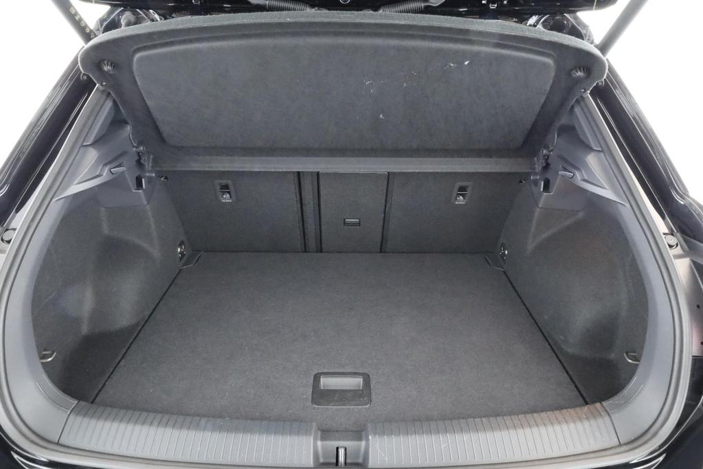 Volkswagen T-Roc 2024 г. Чёрный, пробег 30200 км