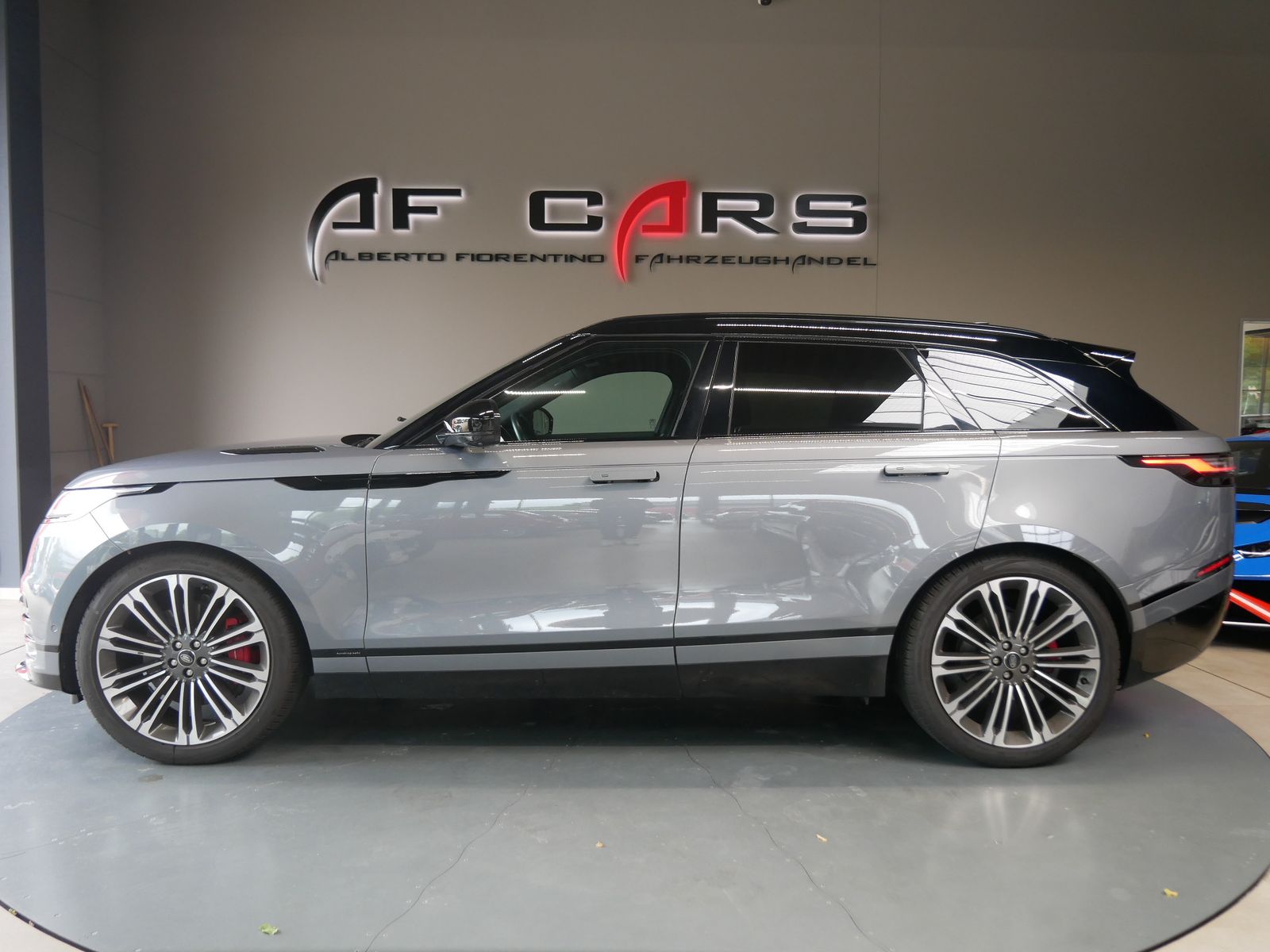 Land Rover Range Rover Velar 2023 г. Серый, пробег 37098 км