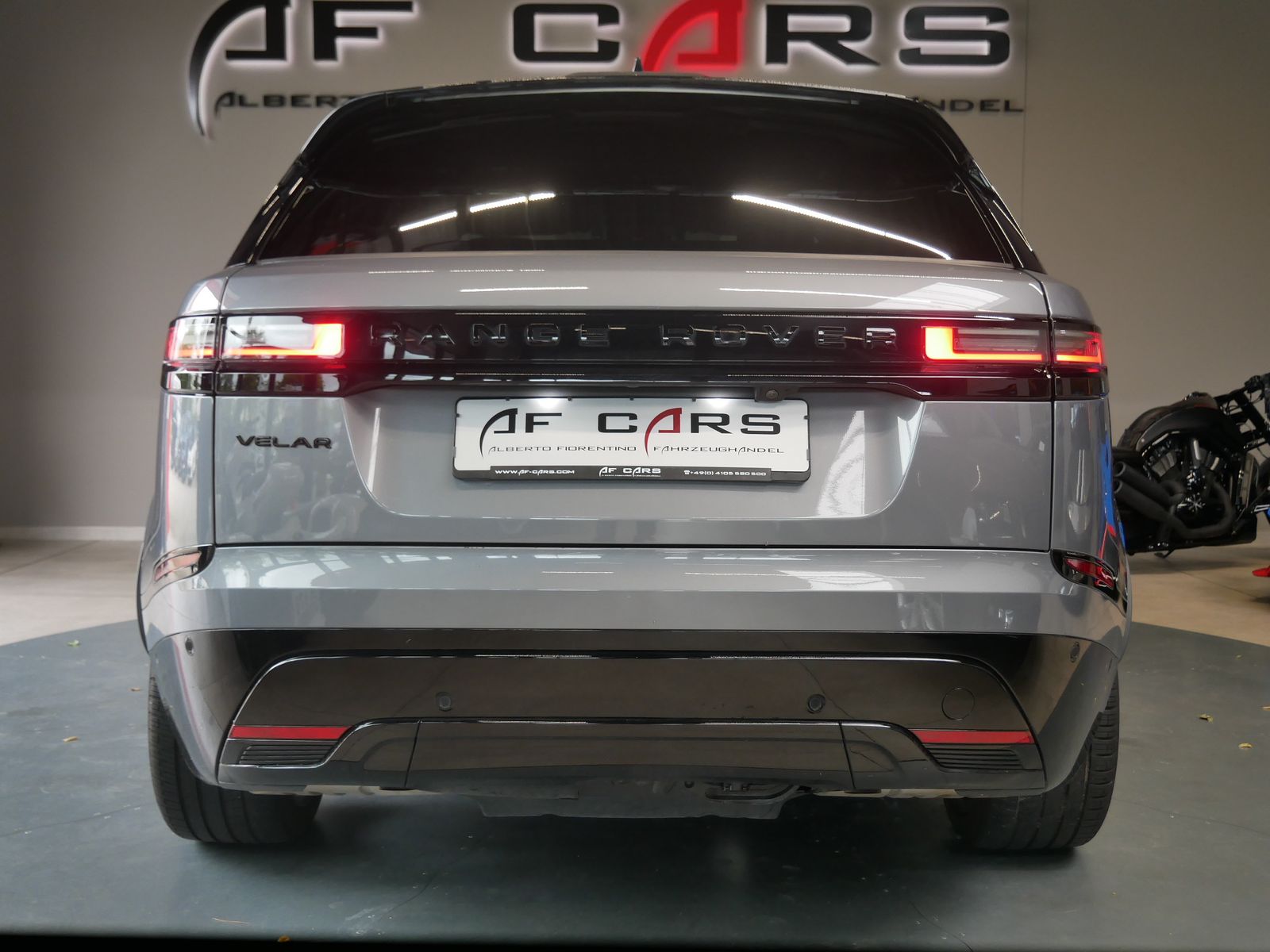 Land Rover Range Rover Velar 2023 г. Серый, пробег 37098 км