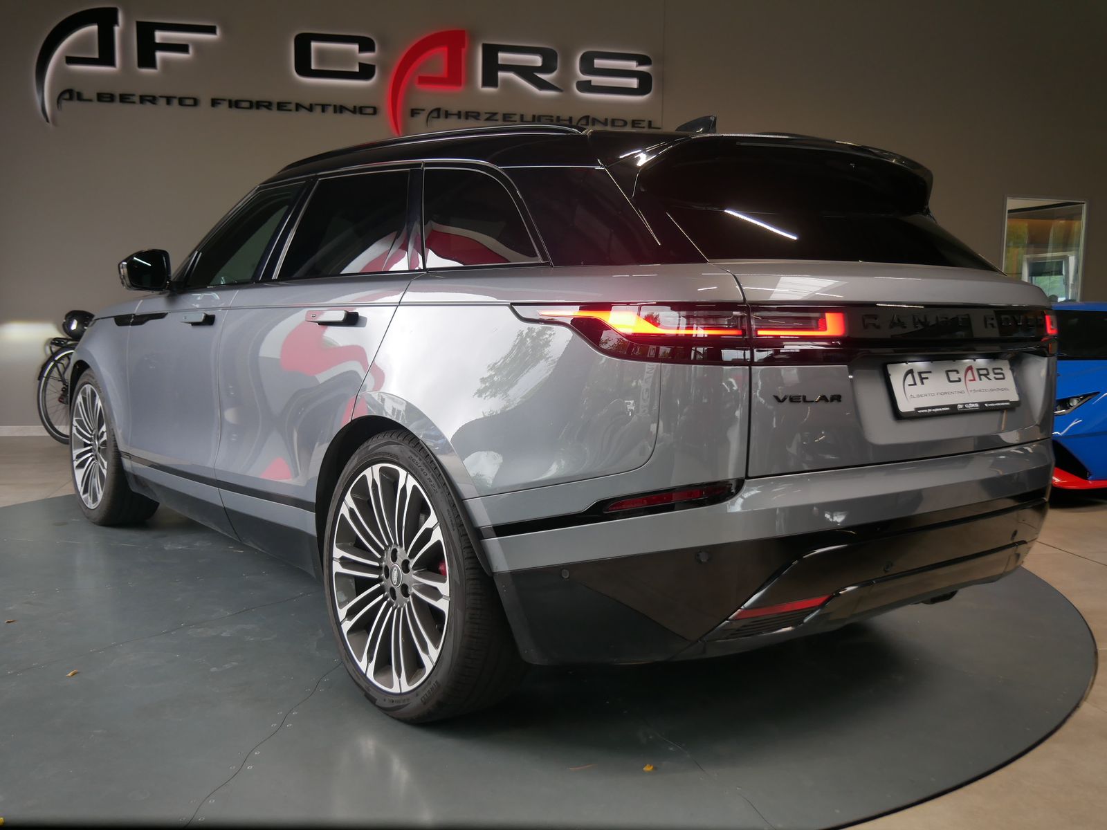 Land Rover Range Rover Velar 2023 г. Серый, пробег 37098 км