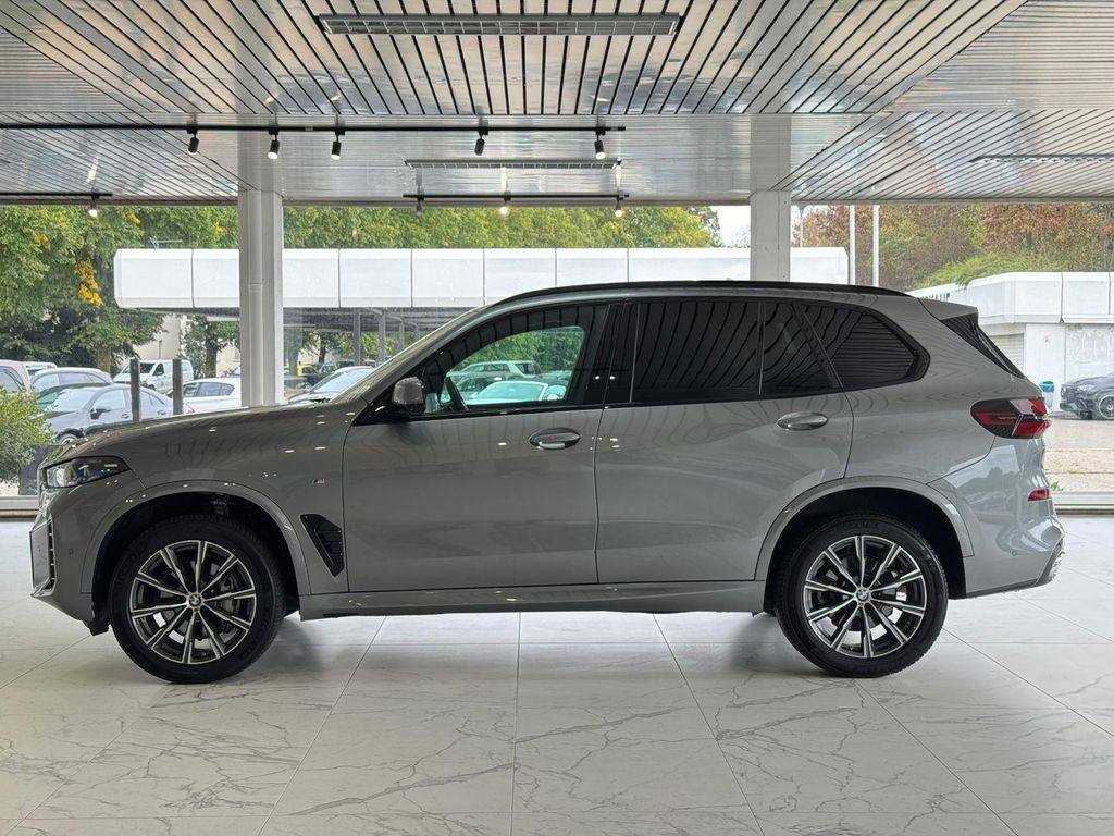 BMW X5 2024 г. Серый, пробег 32152 км