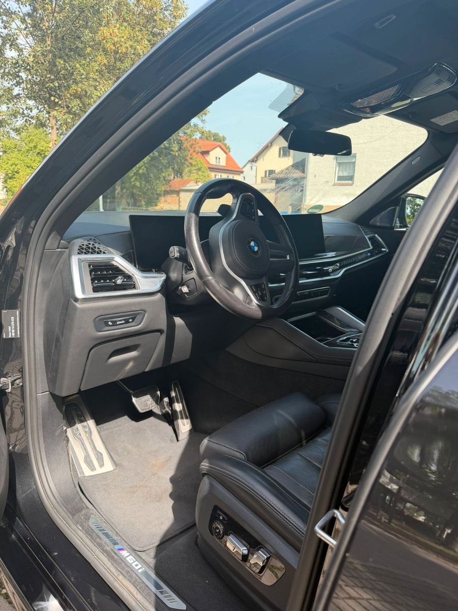 BMW X6 M60 2023 г. Чёрный, пробег 60000 км