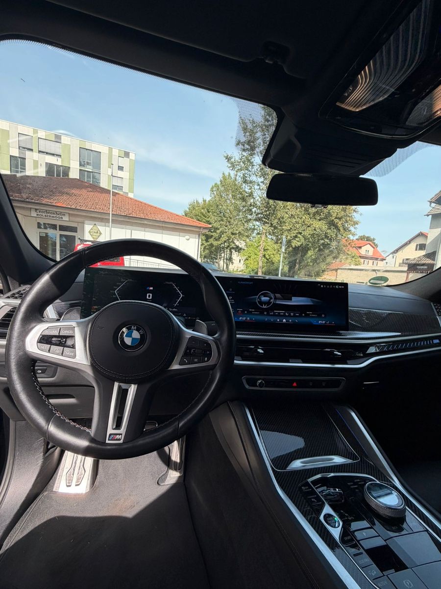 BMW X6 M60 2023 г. Чёрный, пробег 60000 км