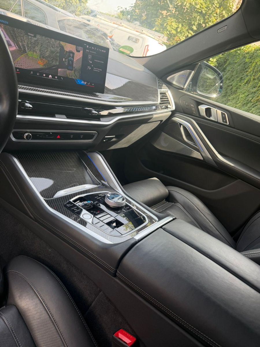 BMW X6 M60 2023 г. Чёрный, пробег 60000 км
