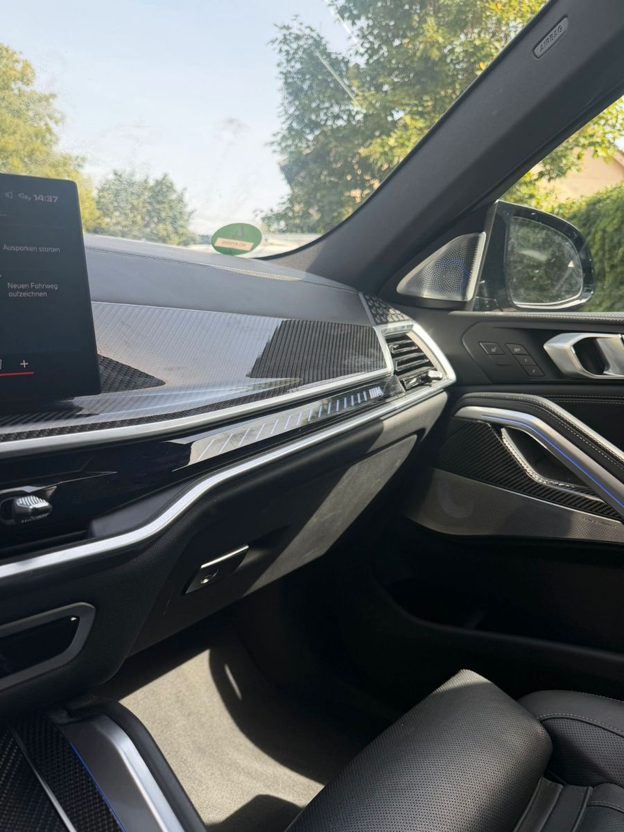 BMW X6 M60 2023 г. Чёрный, пробег 60000 км