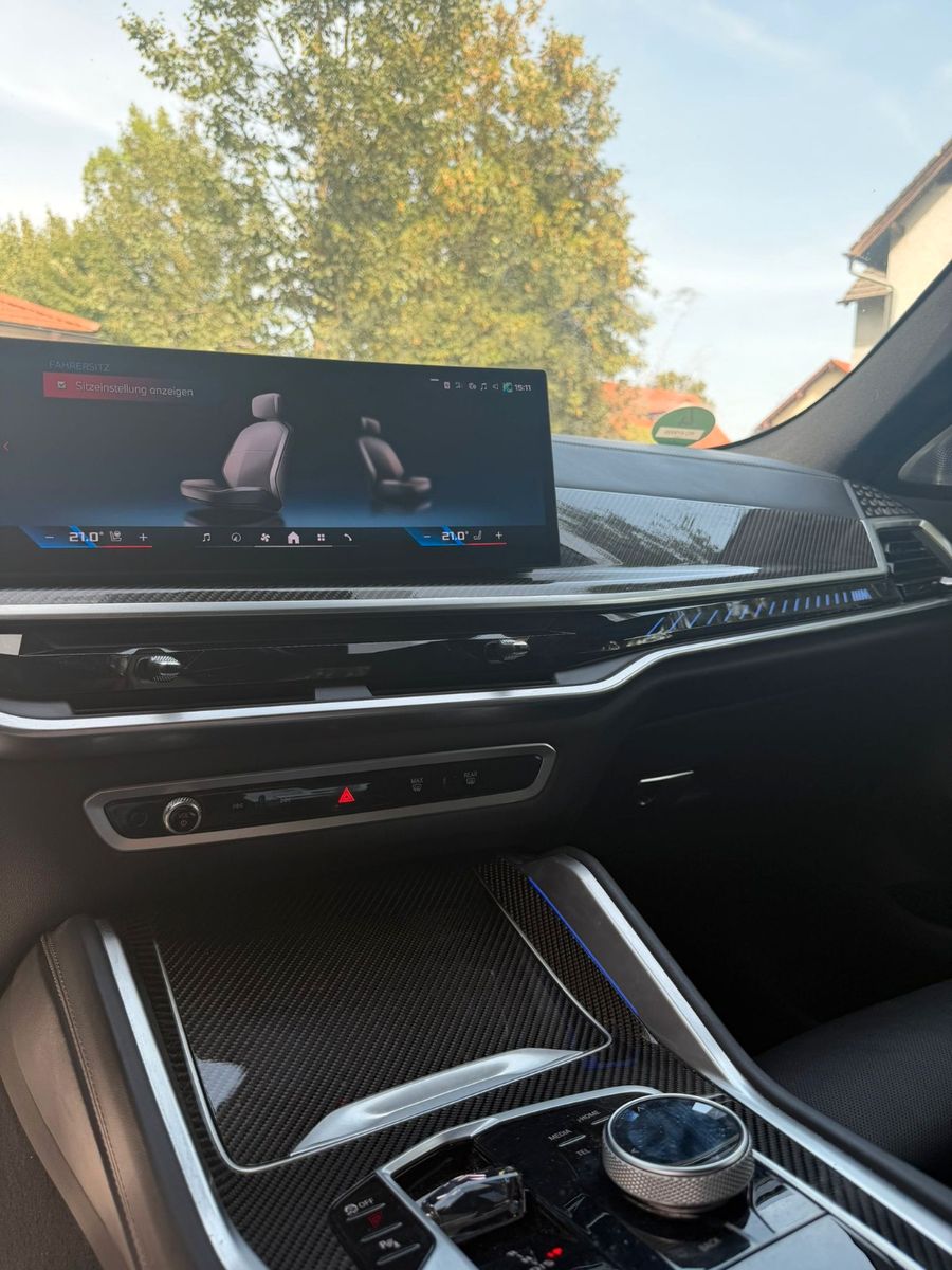BMW X6 M60 2023 г. Чёрный, пробег 60000 км