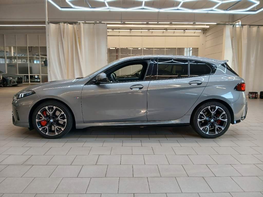 BMW 120 2025 г. Серый, пробег 42200 км