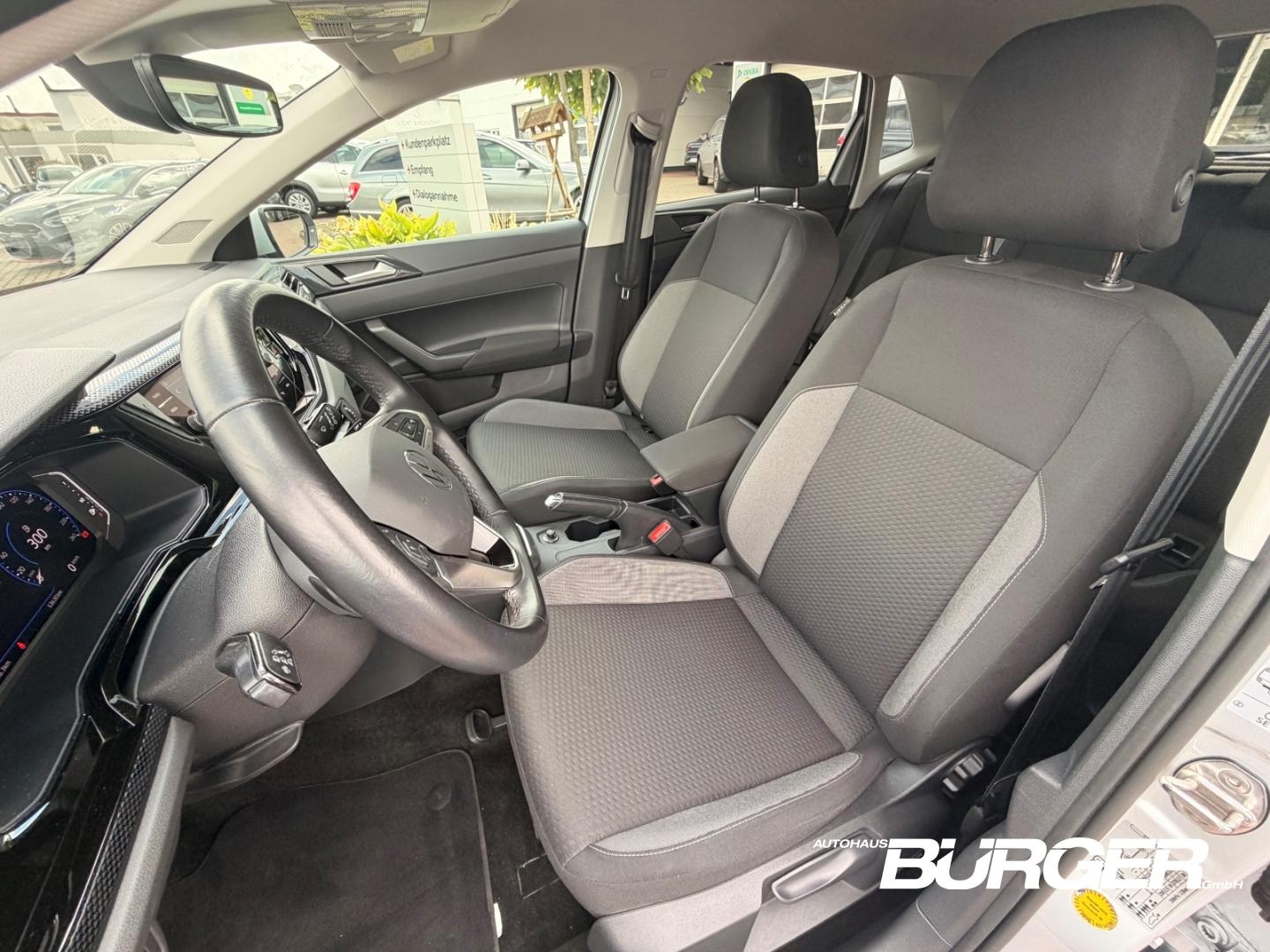 Volkswagen Polo 2023 г. Серебристый, пробег 53600 км