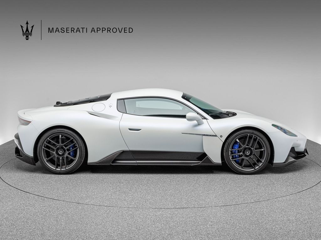 Maserati MC20 2021 г. Белый, пробег 2200 км