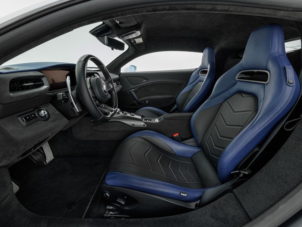 Maserati MC20 2021 г. Белый, пробег 2200 км