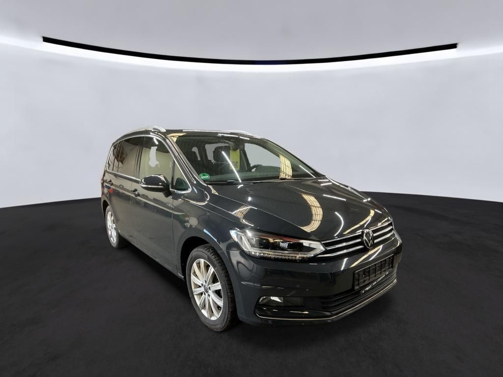 Volkswagen Touran 2022 г. Серый, пробег 59597 км