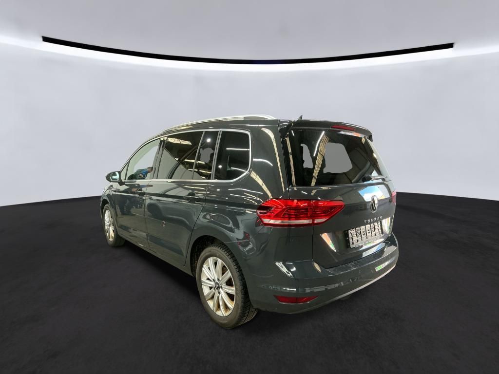 Volkswagen Touran 2022 г. Серый, пробег 59597 км