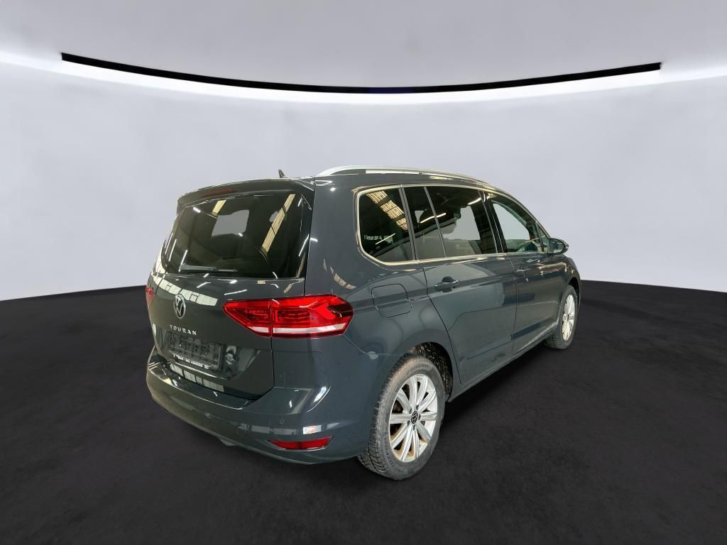 Volkswagen Touran 2022 г. Серый, пробег 59597 км
