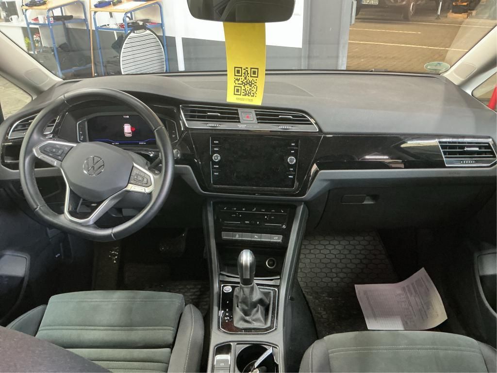 Volkswagen Touran 2022 г. Серый, пробег 59597 км