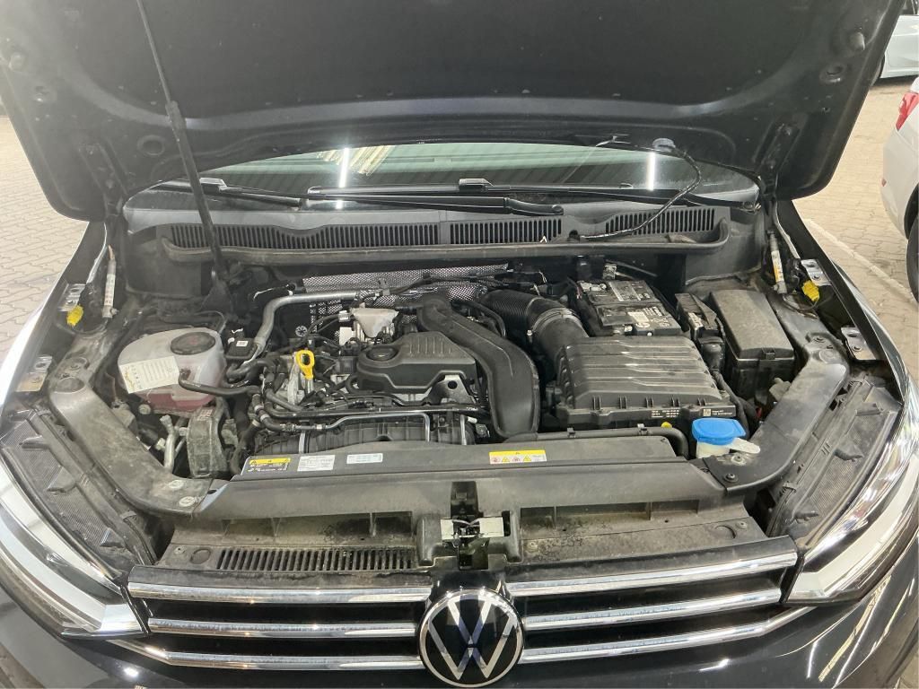 Volkswagen Touran 2022 г. Серый, пробег 59597 км