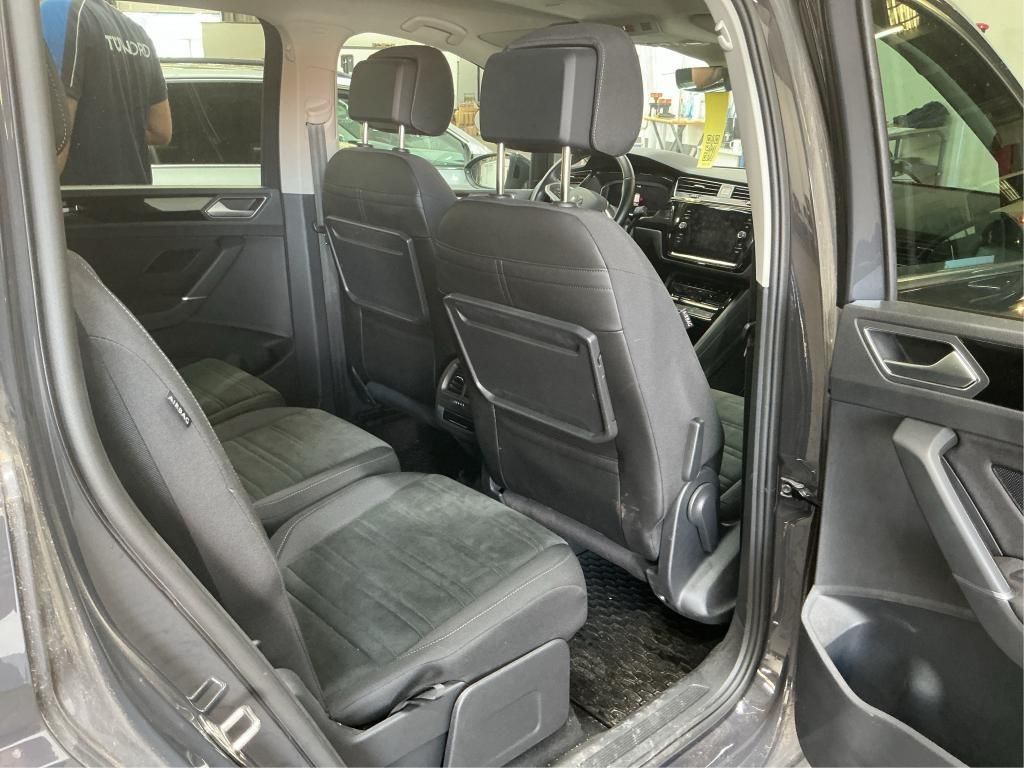 Volkswagen Touran 2022 г. Серый, пробег 59597 км