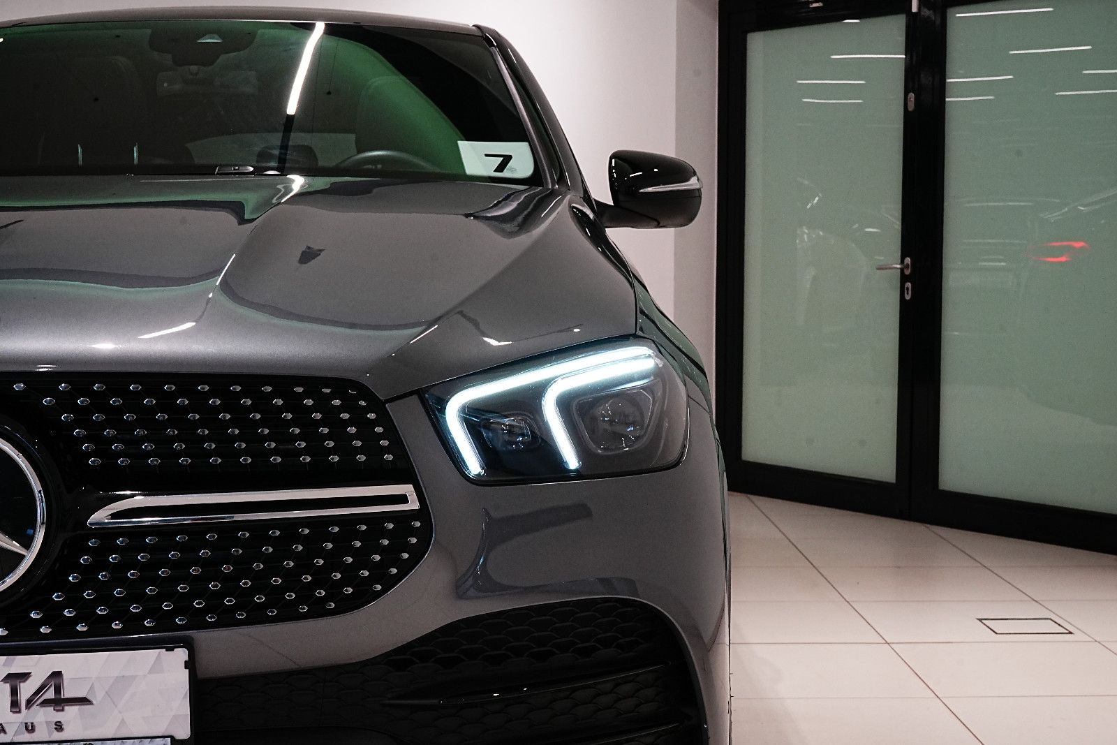 Mercedes-Benz GLE 300 2023 г. Серый, пробег 39000 км
