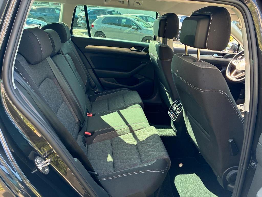 Volkswagen Passat 2022 г. Серый, пробег 40398 км
