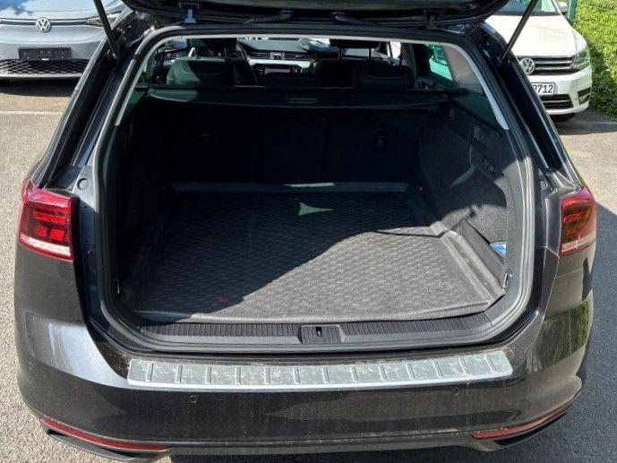 Volkswagen Passat 2022 г. Серый, пробег 40398 км