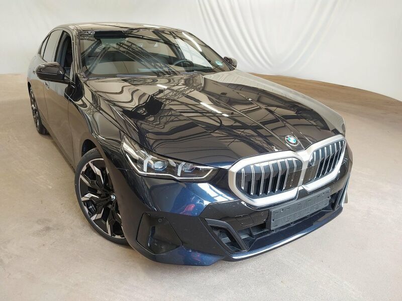 BMW 540 2025 г. Чёрный, пробег 20600 км