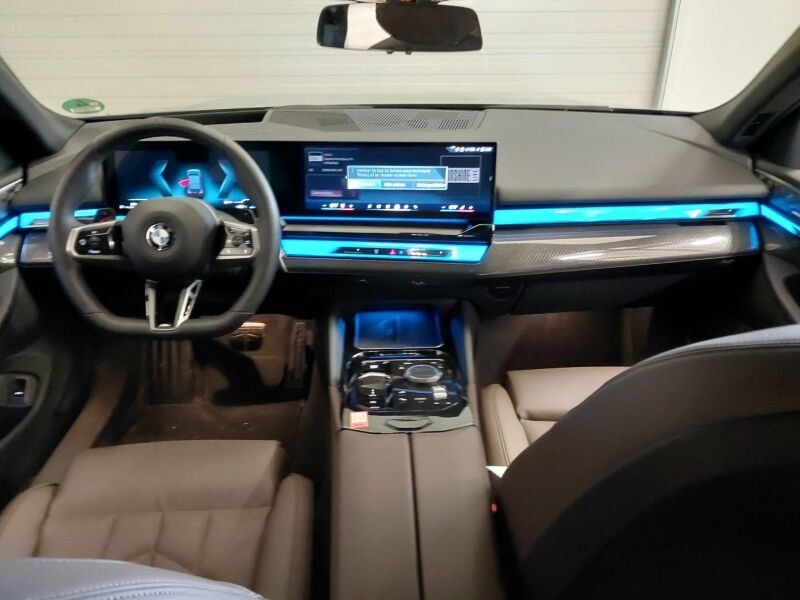 BMW 540 2025 г. Чёрный, пробег 20600 км