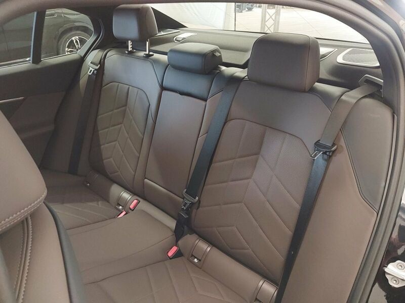 BMW 540 2025 г. Чёрный, пробег 20600 км