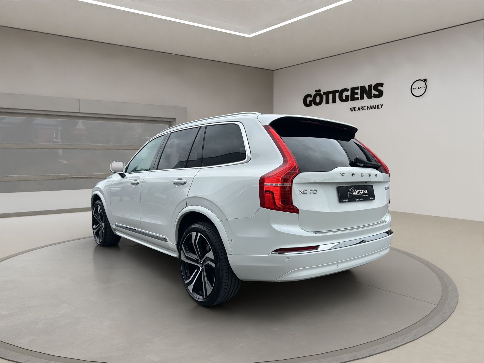 Volvo XC90 2023 г. Белый, пробег 53763 км
