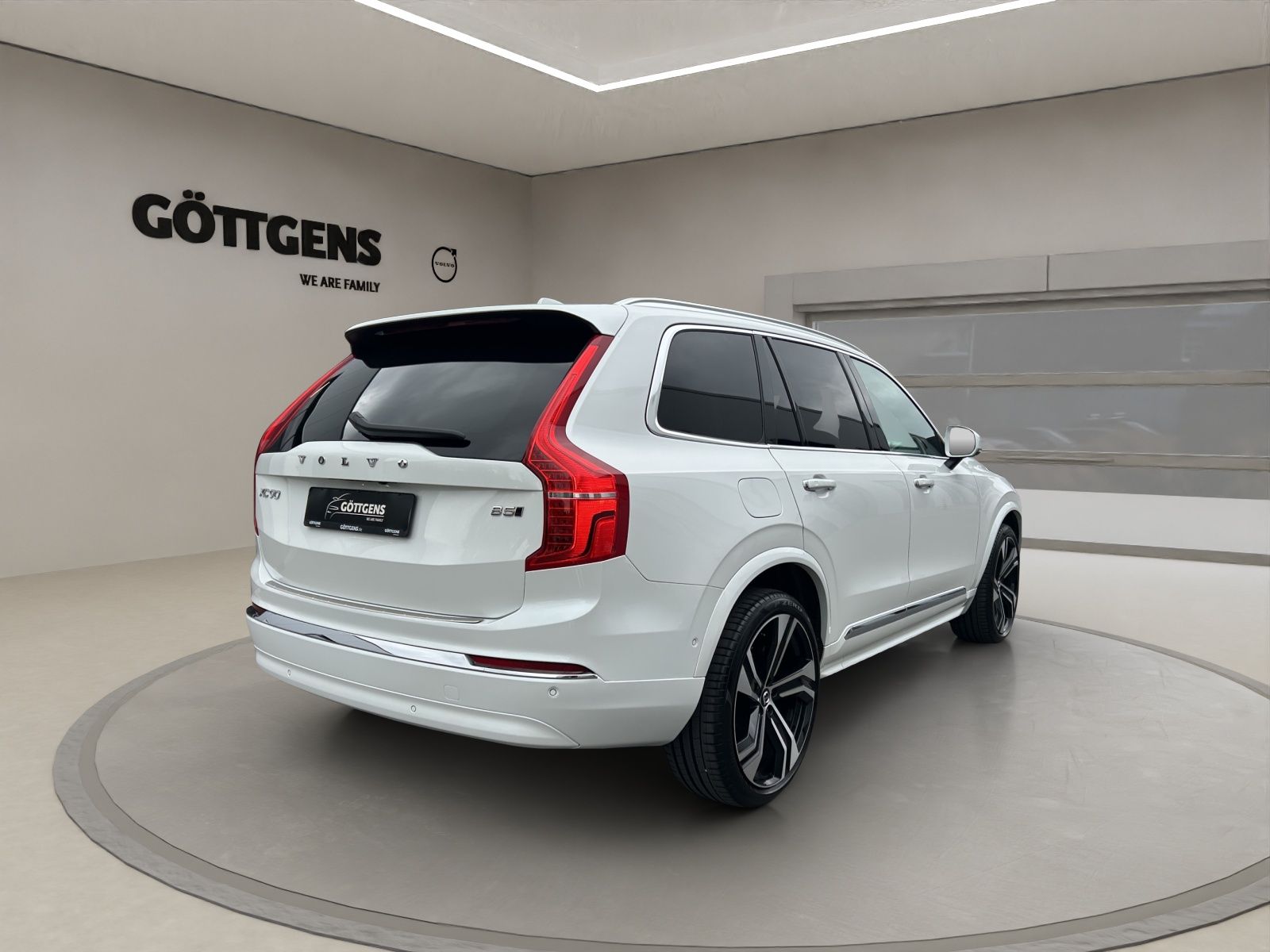 Volvo XC90 2023 г. Белый, пробег 53763 км