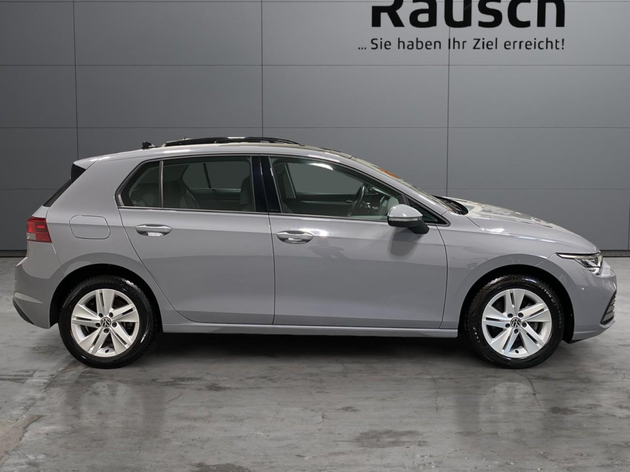 Volkswagen Golf 2023 г. Серый, пробег 40479 км