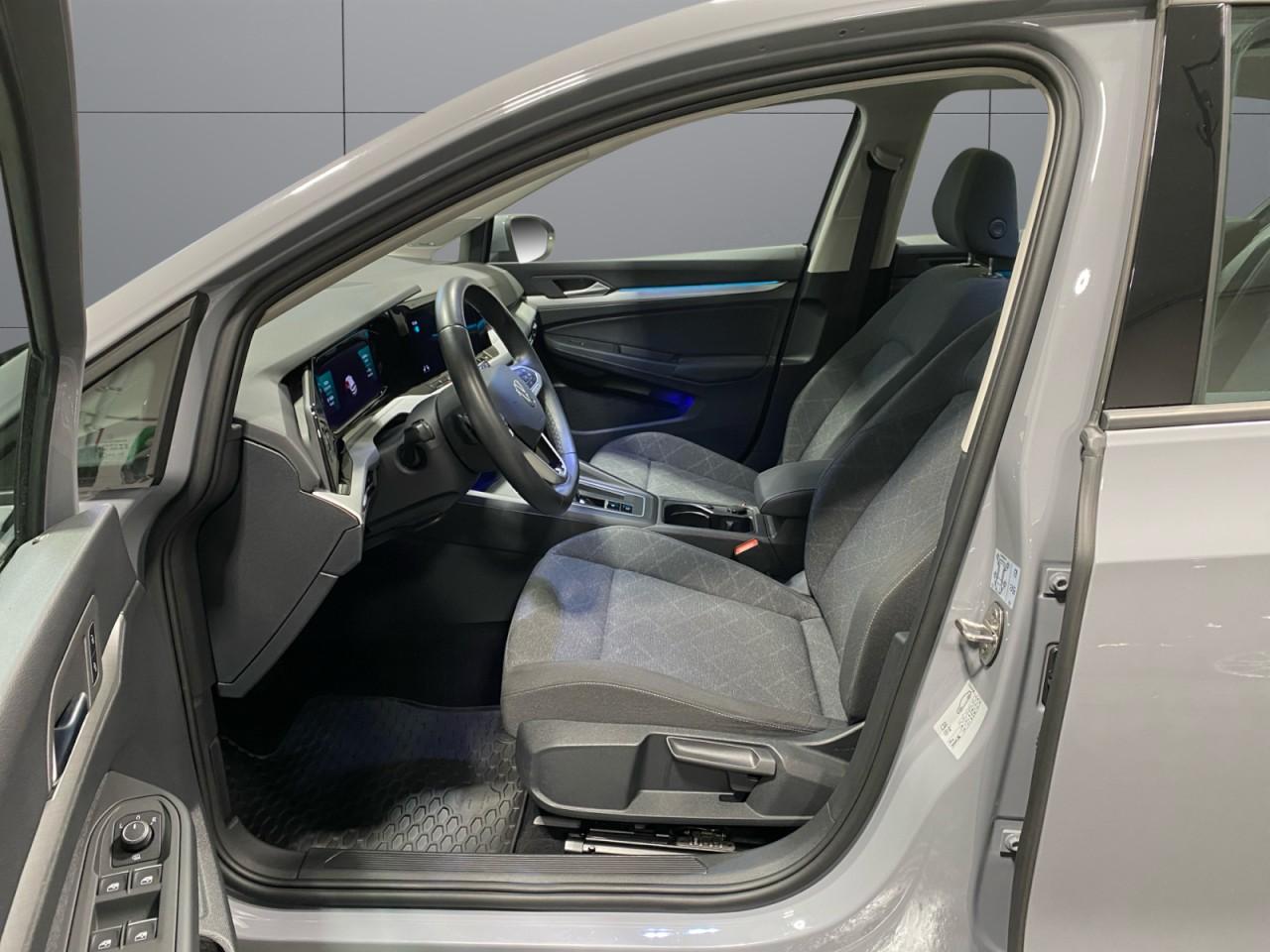 Volkswagen Golf 2023 г. Серый, пробег 40479 км