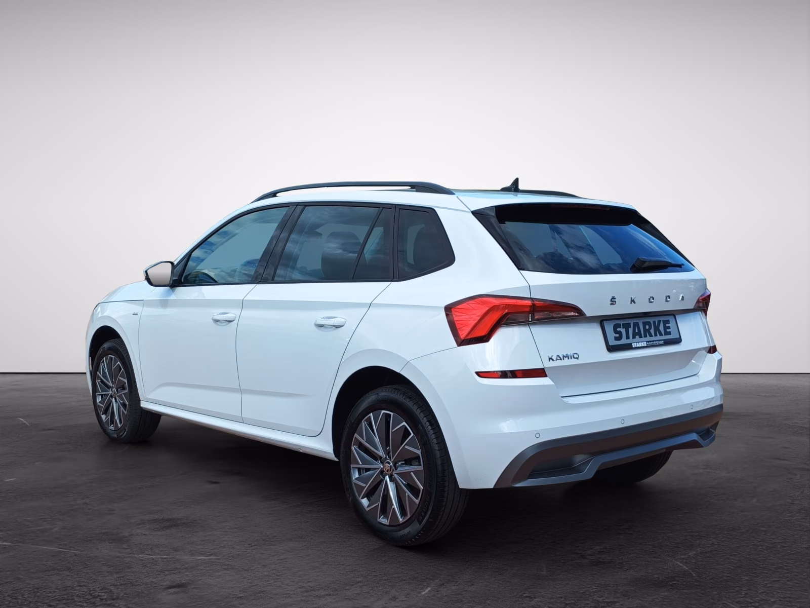 Skoda Kamiq 2023 г. Белый, пробег 52543 км