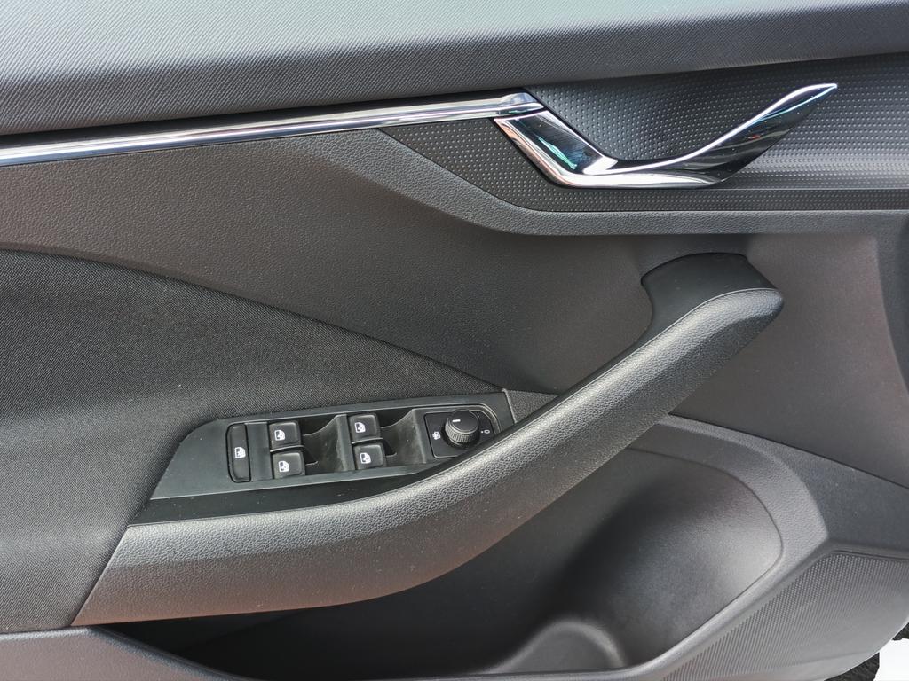 Skoda Kamiq 2023 г. Белый, пробег 52543 км
