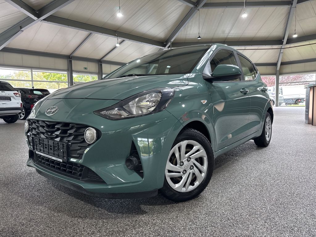 Hyundai i10 2022 г. Зелёный, пробег 52460 км