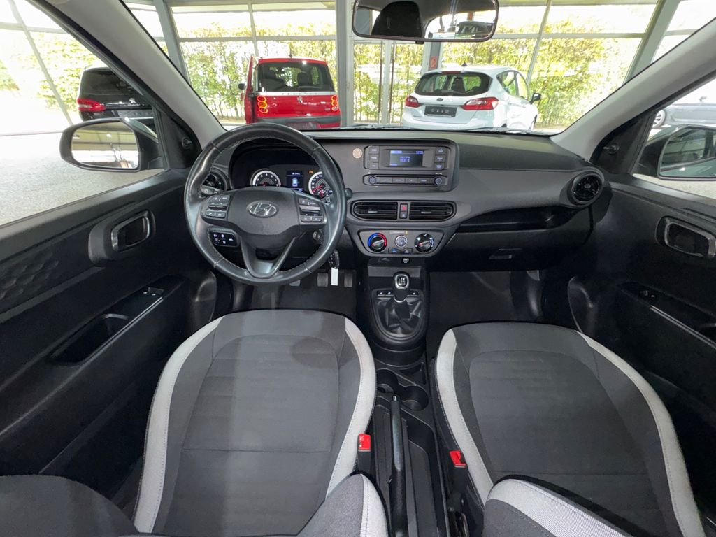 Hyundai i10 2022 г. Зелёный, пробег 52460 км