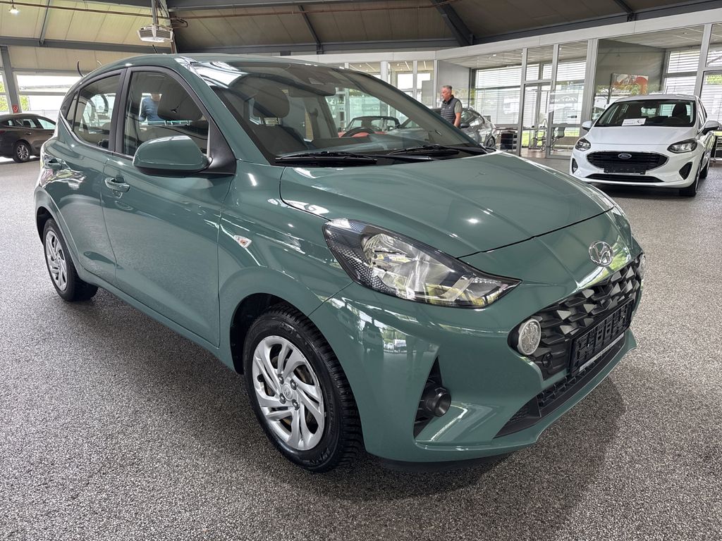 Hyundai i10 2022 г. Зелёный, пробег 52460 км