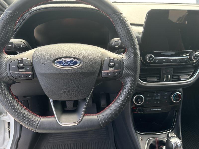 Ford Puma 2022 г. Белый, пробег 46000 км