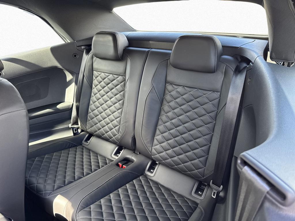 Volkswagen T-Roc 2023 г. Серый, пробег 33600 км