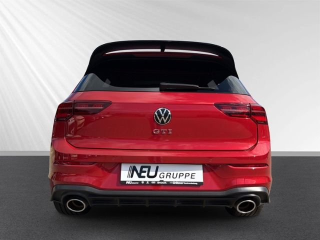 Volkswagen Golf 2021 г. Красный, пробег 46659 км
