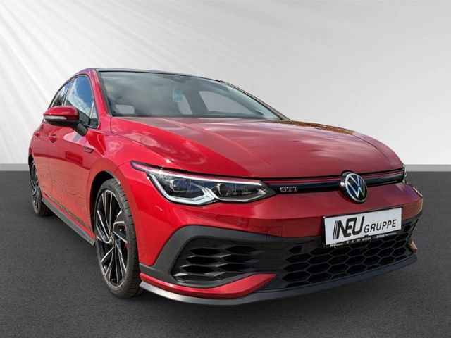 Volkswagen Golf 2021 г. Красный, пробег 46659 км