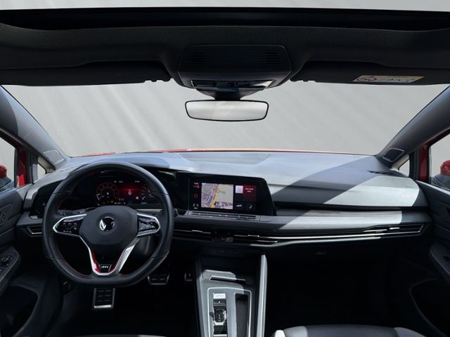 Volkswagen Golf 2021 г. Красный, пробег 46659 км