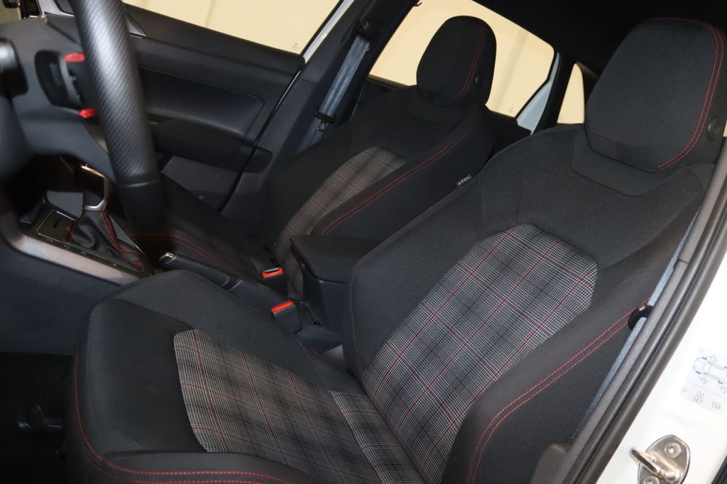 Volkswagen Polo 2023 г. Белый, пробег 39200 км