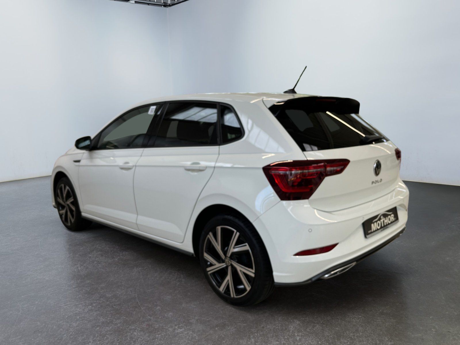 Volkswagen Polo 2022 г. Белый, пробег 14962 км