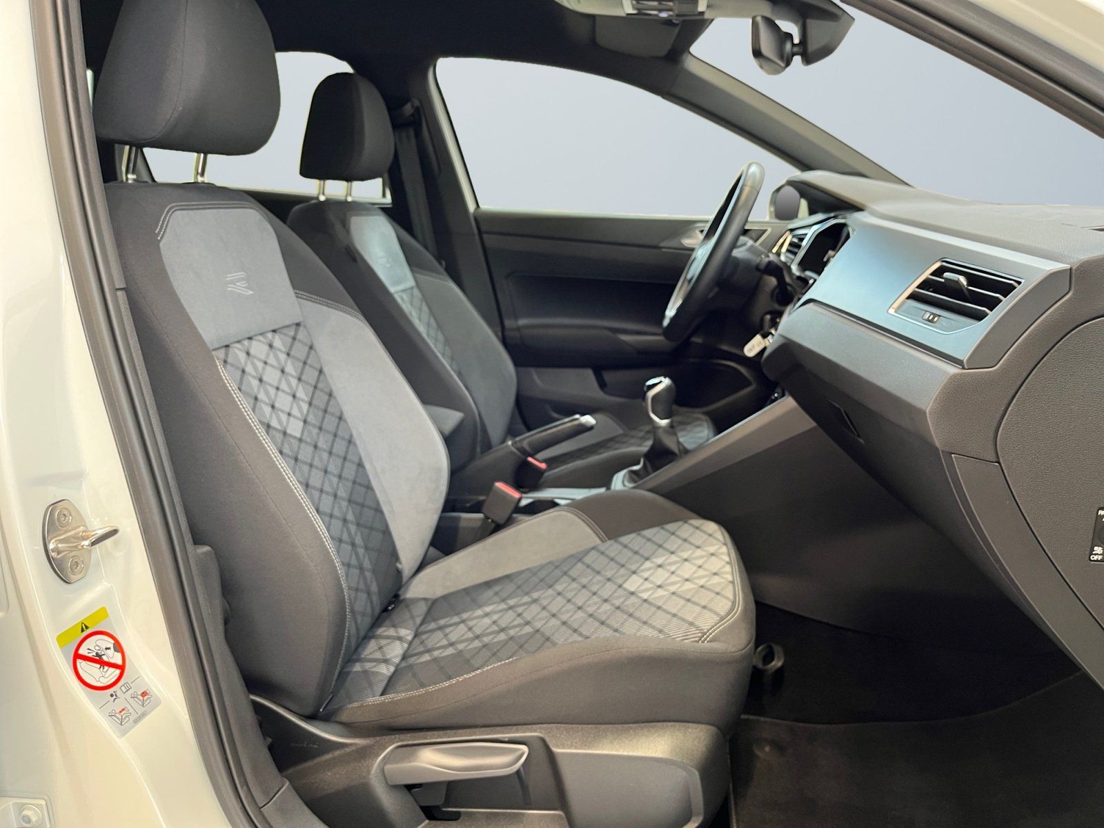 Volkswagen Polo 2022 г. Белый, пробег 14962 км