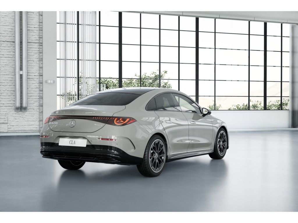 Mercedes-Benz CLA 200 2026 г. Серый, пробег 14500 км
