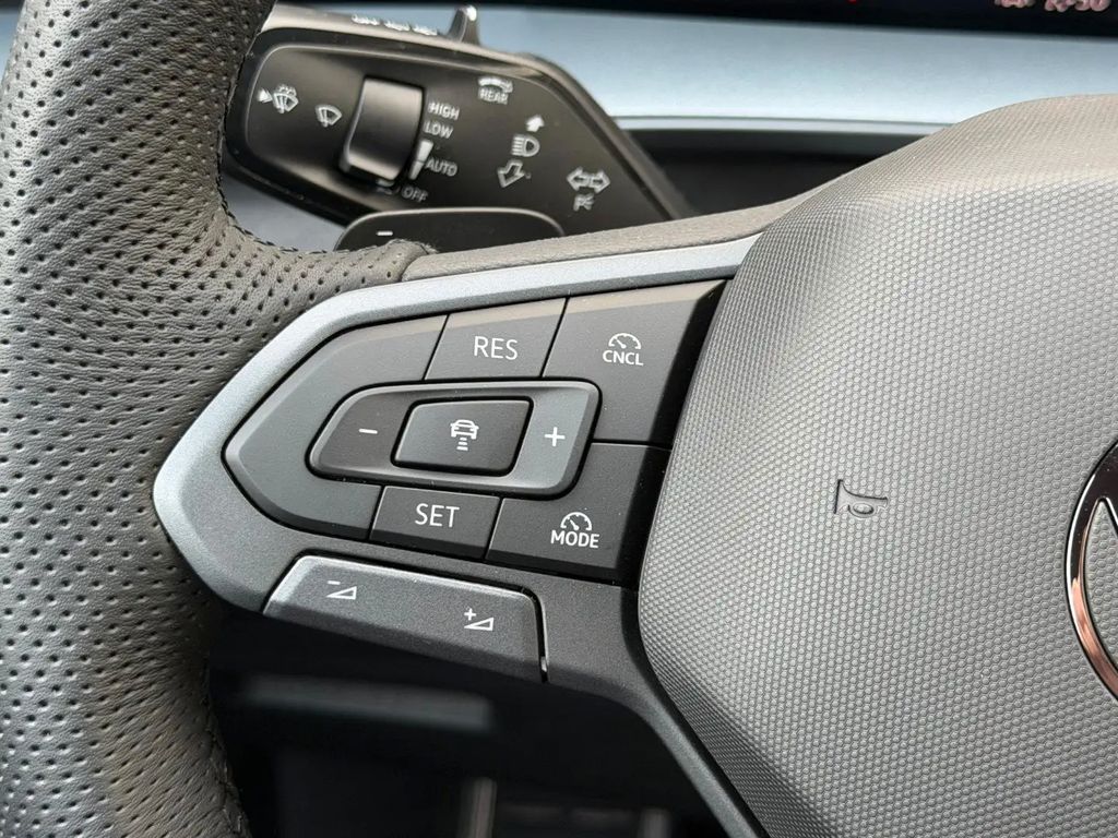 Volkswagen Tayron 2026 г. Чёрный, пробег 10 км