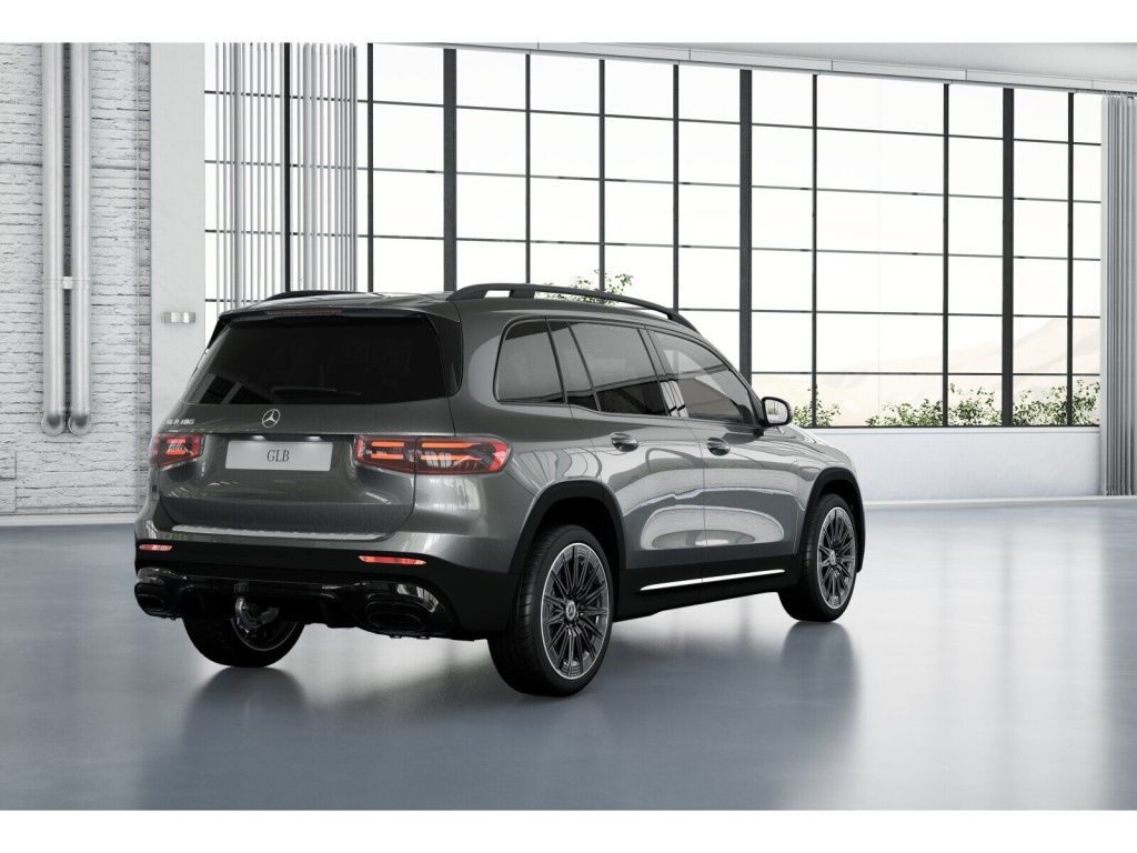 Mercedes-Benz GLB 180 2026 г. Серый, пробег 14500 км