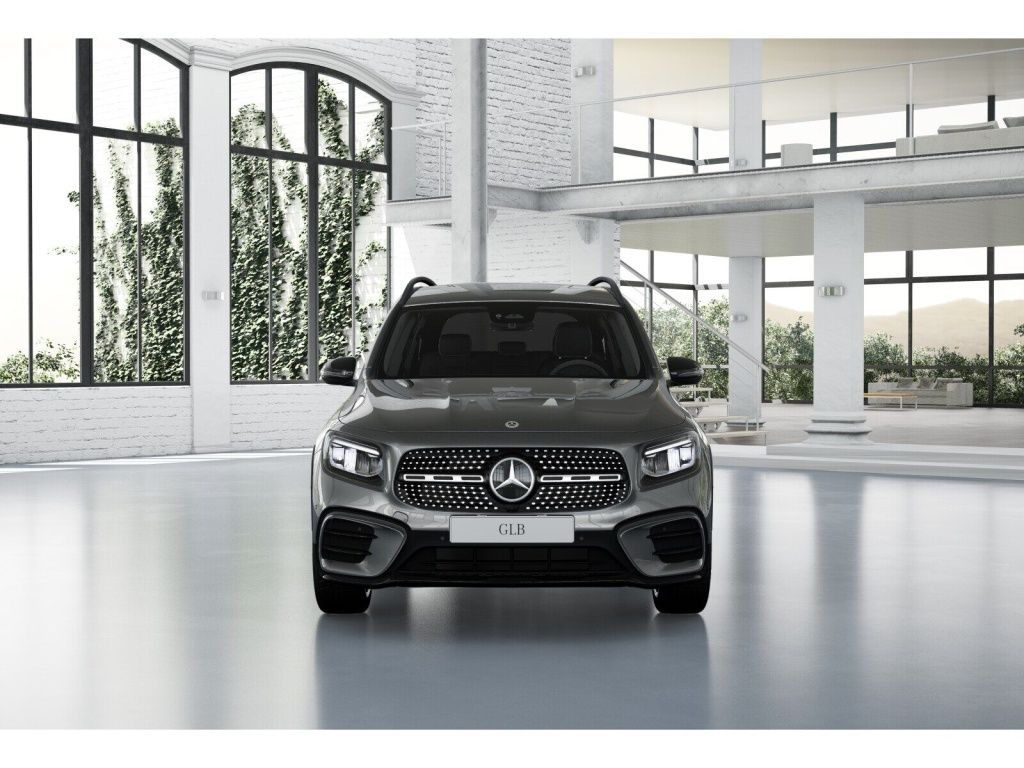 Mercedes-Benz GLB 180 2026 г. Серый, пробег 14500 км