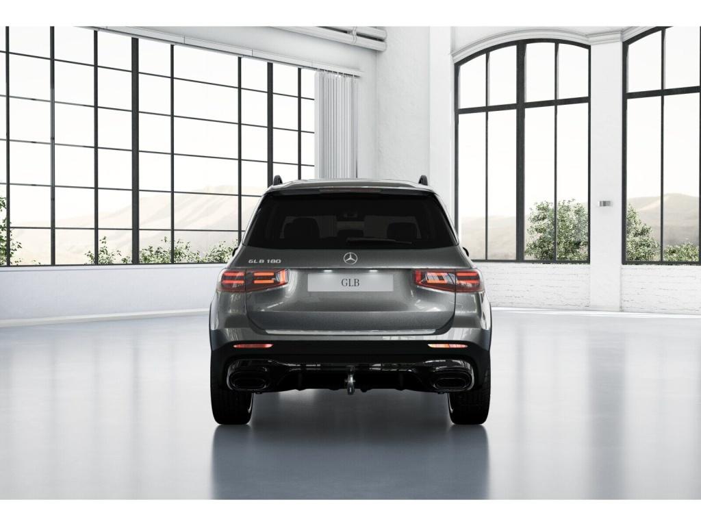 Mercedes-Benz GLB 180 2026 г. Серый, пробег 14500 км