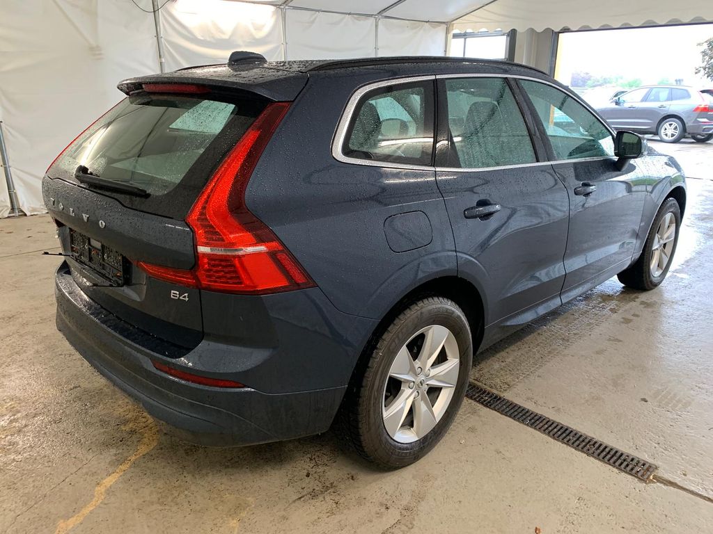 Volvo XC60 2022 г. Синий, пробег 60000 км