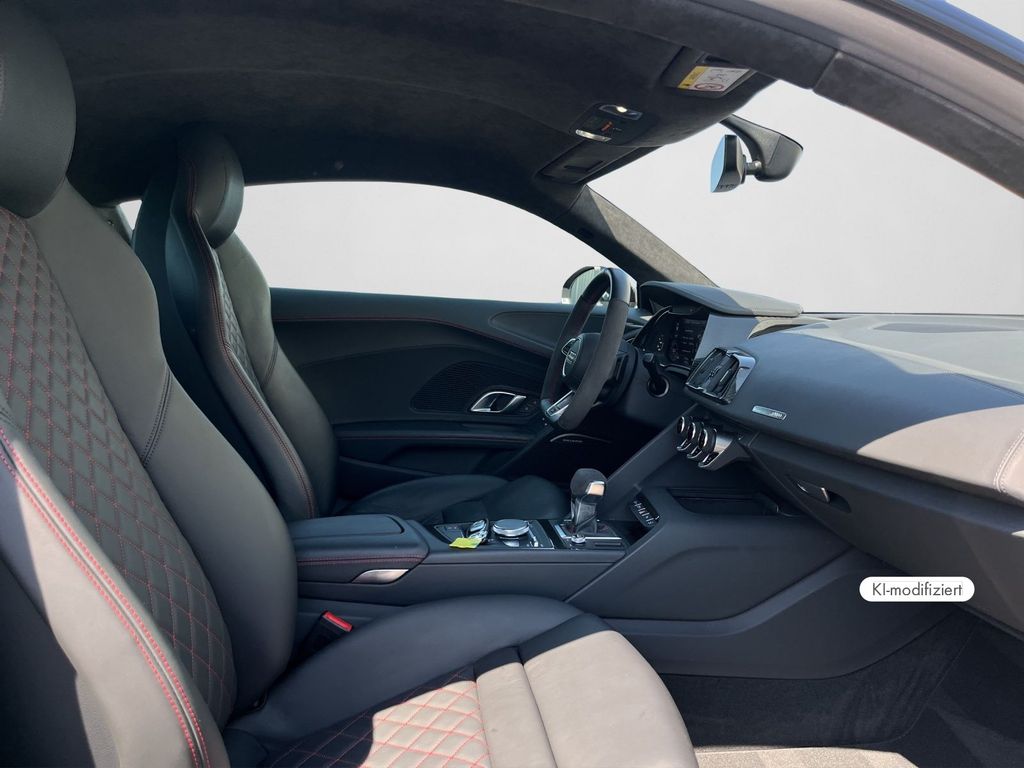 Audi R8 2022 г. Чёрный, пробег 27555 км